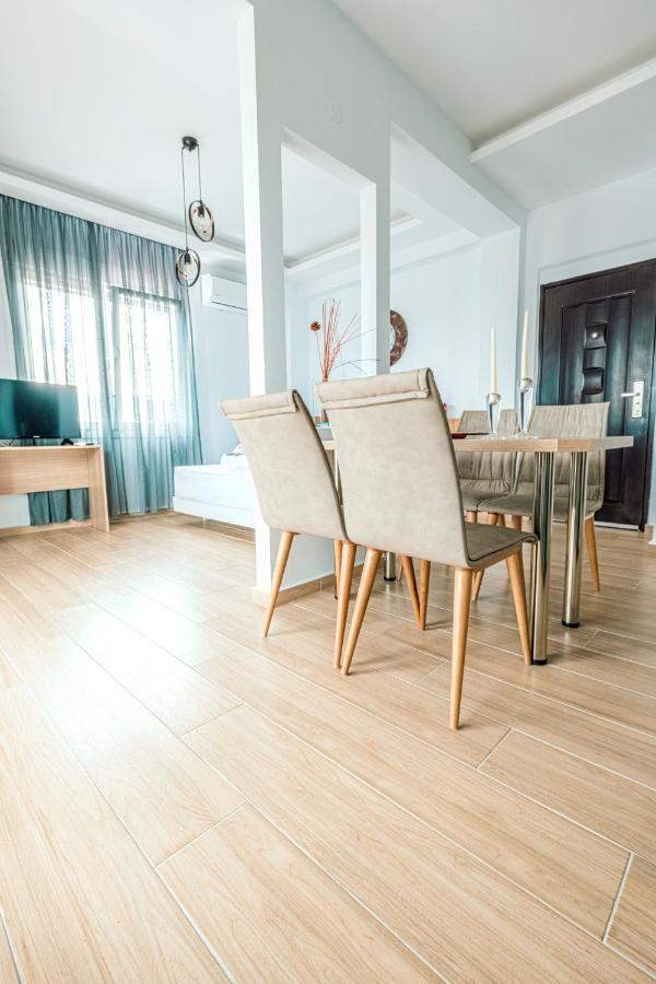 Design Suites Efharis  Néa Péramos Extérieur photo